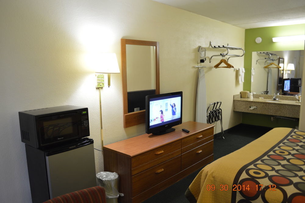 Super 8 By Wyndham Tifton Hotel Kültér fotó
