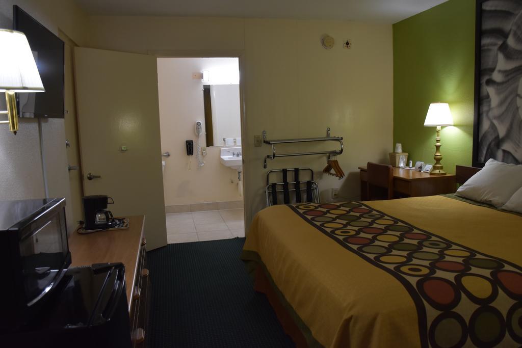 Super 8 By Wyndham Tifton Hotel Kültér fotó