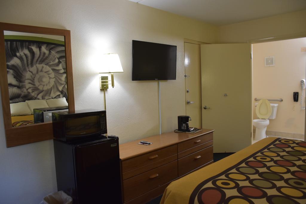 Super 8 By Wyndham Tifton Hotel Kültér fotó