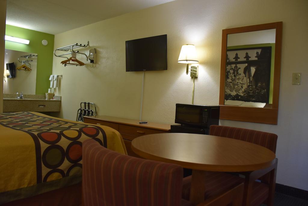 Super 8 By Wyndham Tifton Hotel Kültér fotó