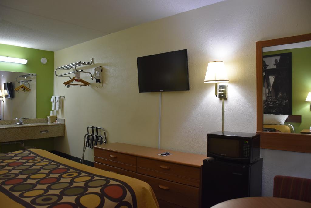 Super 8 By Wyndham Tifton Hotel Kültér fotó