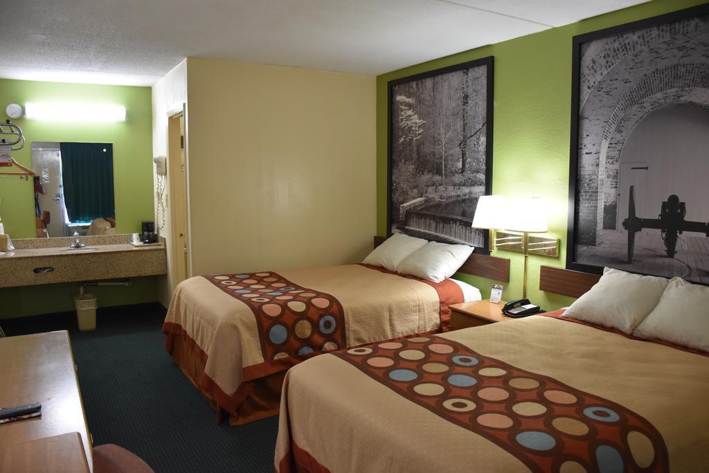 Super 8 By Wyndham Tifton Hotel Kültér fotó