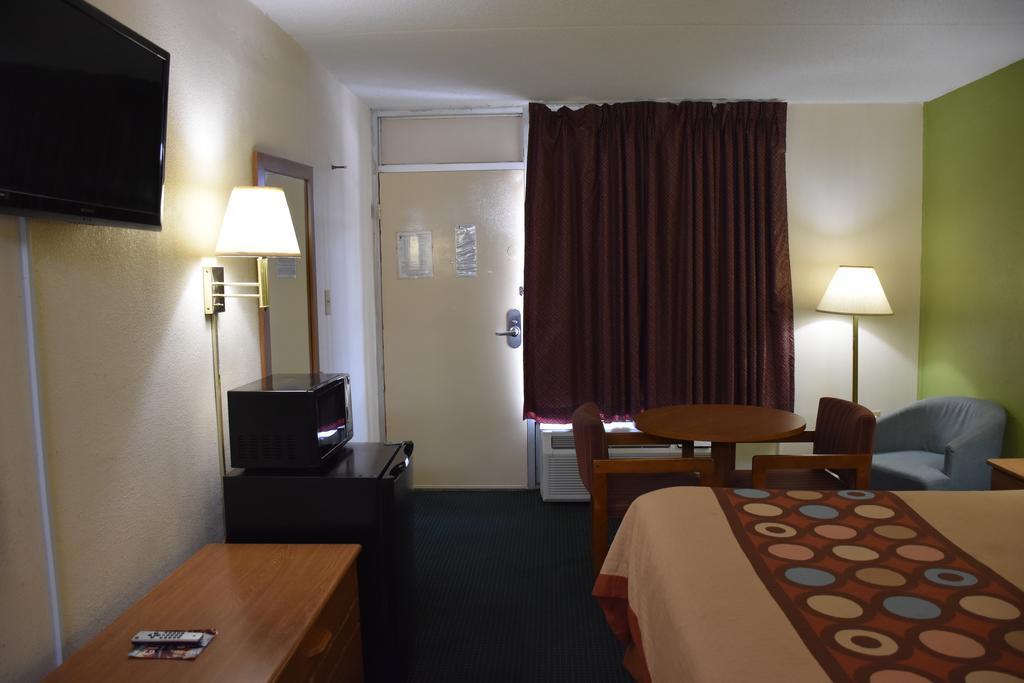 Super 8 By Wyndham Tifton Hotel Kültér fotó