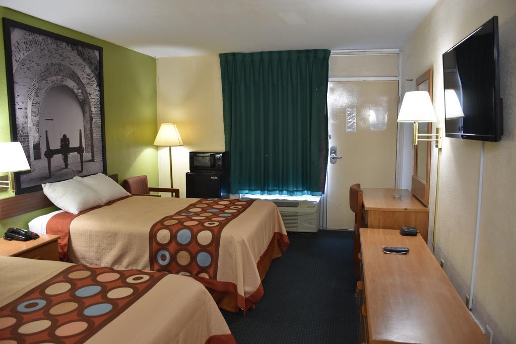 Super 8 By Wyndham Tifton Hotel Kültér fotó