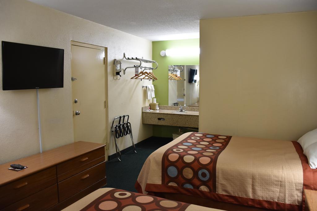 Super 8 By Wyndham Tifton Hotel Kültér fotó