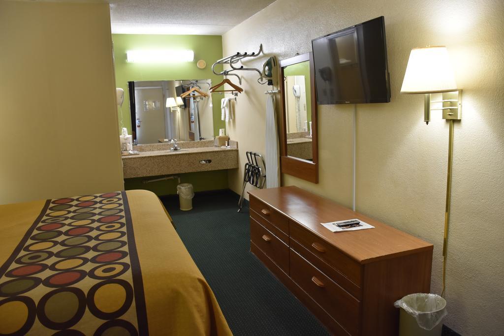 Super 8 By Wyndham Tifton Hotel Kültér fotó
