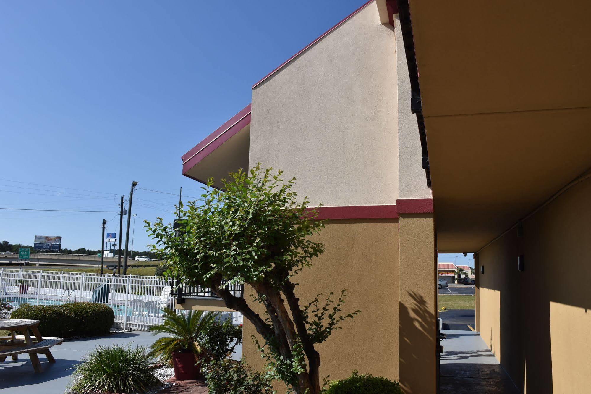 Super 8 By Wyndham Tifton Hotel Kültér fotó